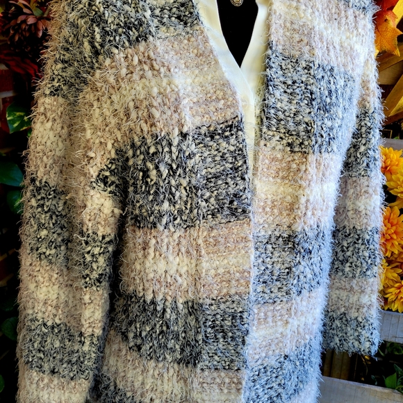 Maurices Sweater - Picture 3 of 8